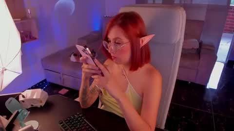 Monkey D Maddie online show from June 10, 10:41 pm