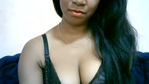 mimie32 online show from June 27, 6:30 am