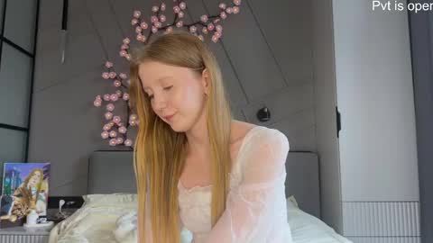 Mira online show from May 29, 4:32 am