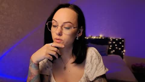 MiraSkyy online show from June 5, 6:35 pm