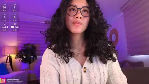 Amy Olivera online show from July 22, 1:13 pm