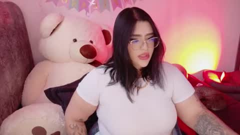 missevans_ online show from July 2, 8:25 pm