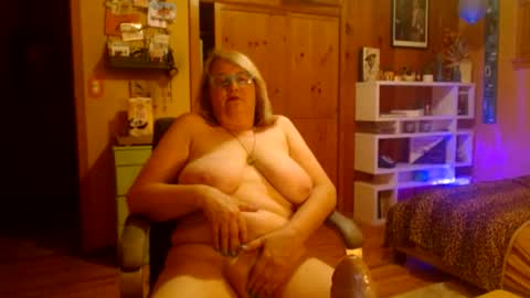 MissKittyFox online show from July 31, 5:19 am