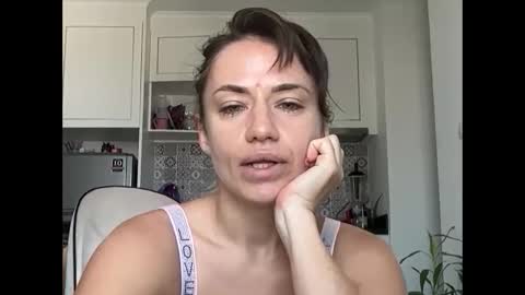 missroriann online show from May 13, 4:22 am