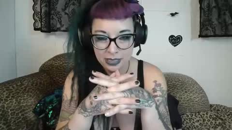 Missy Dee online show from May 8, 7:58 am