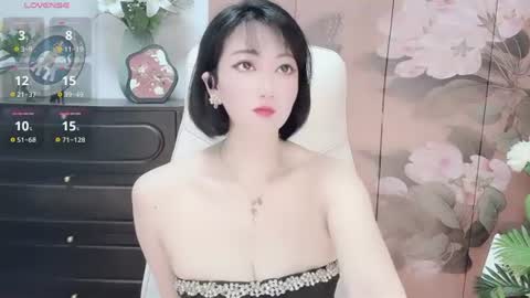 Mist Lili online show from June 15, 1:25 pm