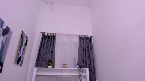 mistt_miaa online show from May 20, 7:42 pm