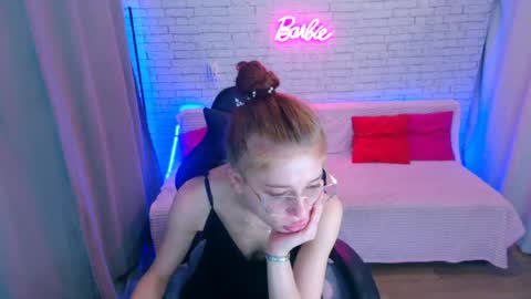 Molly Prvt is open online show from June 6, 7:58 am