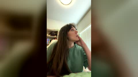 Molly online show from June 5, 10:15 pm
