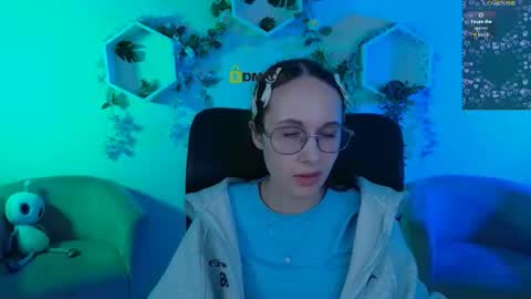 Mona  online show from June 19, 6:58 pm