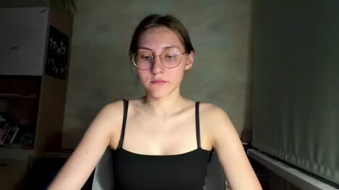 Mia online show from July 11, 7:28 pm