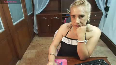 MONSERRAT online show from August 1, 12:29 pm