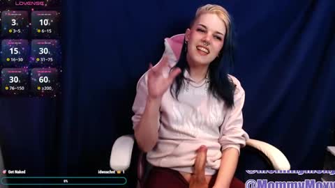 Moxy online show from May 17, 6:17 pm