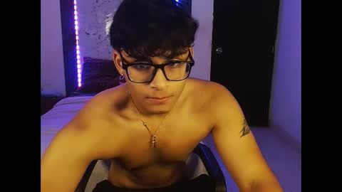 yisuz online show from May 26, 11:05 am