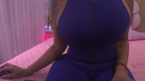 Manuela  online show from May 7, 3:13 am