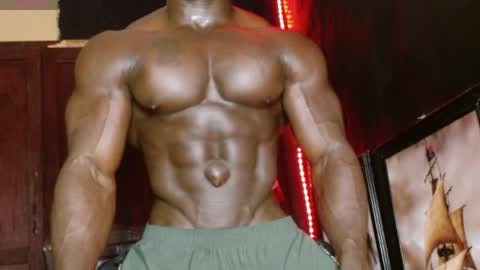 musclegod23 online show from May 15, 6:26 pm
