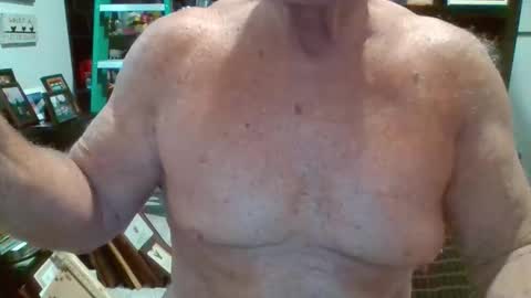 musclesandlittledick online show from March 31, 12:05 pm