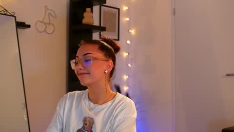 naomii_20 online show from November 7, 3:14 pm