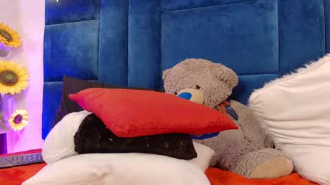 Naomy online show from May 10, 8:59 pm
