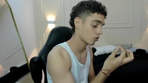 nathan_shimmer online show from May 10, 5:36 am