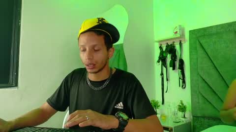 naughtyfusion_os online show from May 16, 12:59 pm