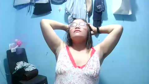naughtykate69495126 online show from May 9, 12:22 pm