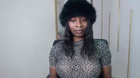 Nayaris 3 online show from May 12, 4:05 pm
