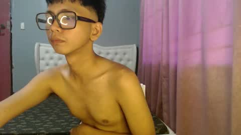 Ethan online show from May 28, 11:25 pm