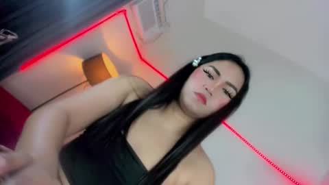 nia_jaxx online show from May 4, 6:14 pm