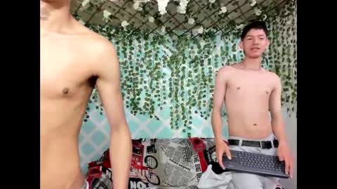 nice_boys11 online show from May 22, 1:51 pm