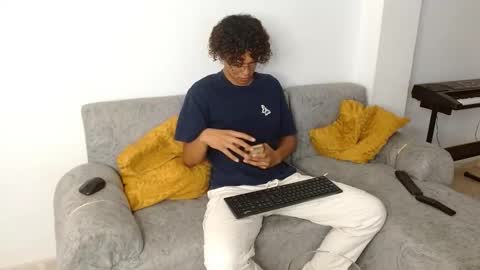 Nickolas Muoz online show from September 18, 2:21 pm