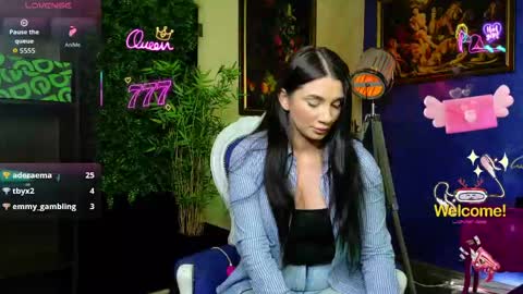 Nicolle online show from May 14, 8:18 pm