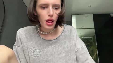 Niky online show from May 31, 1:21 pm