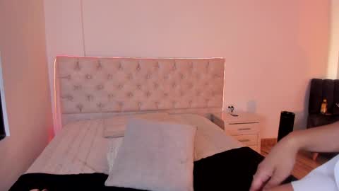Nina Fox  online show from May 28, 3:32 pm