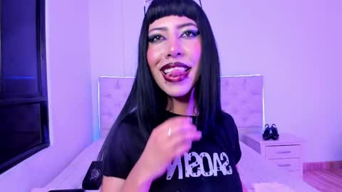Nina Fox  online show from May 15, 11:12 pm
