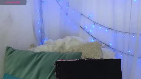 Ninaa fox online show from May 26, 10:27 pm