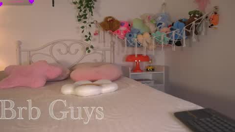 noah__23 online show from May 4, 10:38 pm
