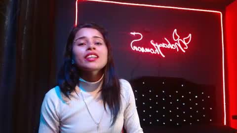 Noha Thomson online show from June 18, 8:58 pm