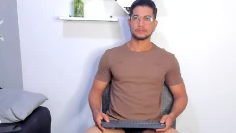 Im Nolan  online show from May 8, 2:28 am