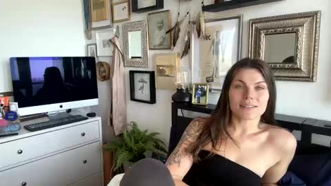 Nordic Belle online show from June 2, 3:03 pm