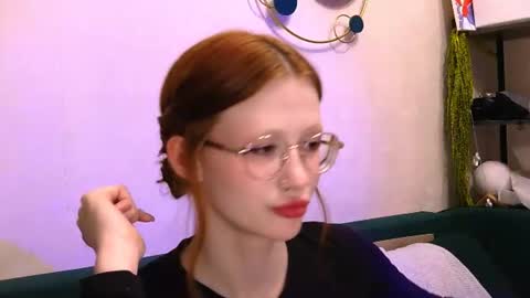 nyra_thira online show from June 16, 12:47 am