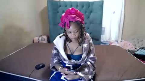 obsessedmimi online show from June 7, 5:01 am