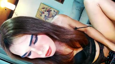 IM CHIE  DONT FORGET TO FOLLOW ME  MAKE ME SMILE HERE  THUMB UP FOR 25TOK  online show from June 14, 5:15 pm