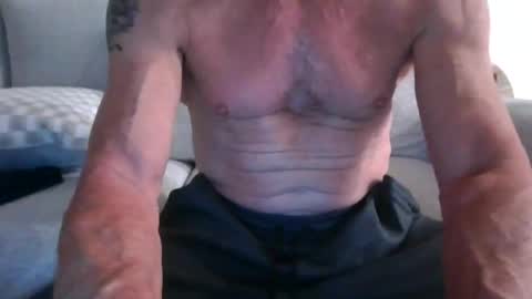 oldmanmeataz online show from May 15, 1:14 am