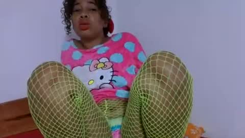 olinaa online show from July 6, 3:58 pm