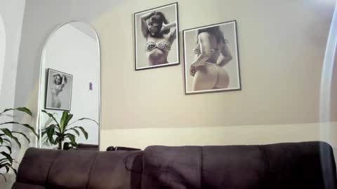 Olivia Collins online show from May 18, 11:27 am