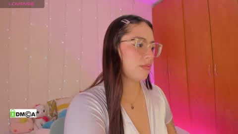 olivia_s19 online show from June 19, 1:00 am