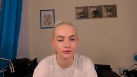 oliviaBeauty online show from May 31, 3:11 pm