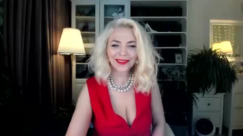ollalla7 online show from August 5, 2:25 pm