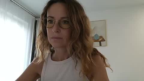 olyra11 online show from July 29, 10:37 am